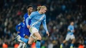 主裁：夸安萨拉拽丘库埃梅卡没判罚？这是极轻微、无效的拉拽