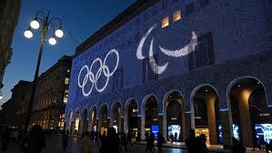 为什么球员在打击时穿戴护肘护腿能显著降低近身速球造成的误伤